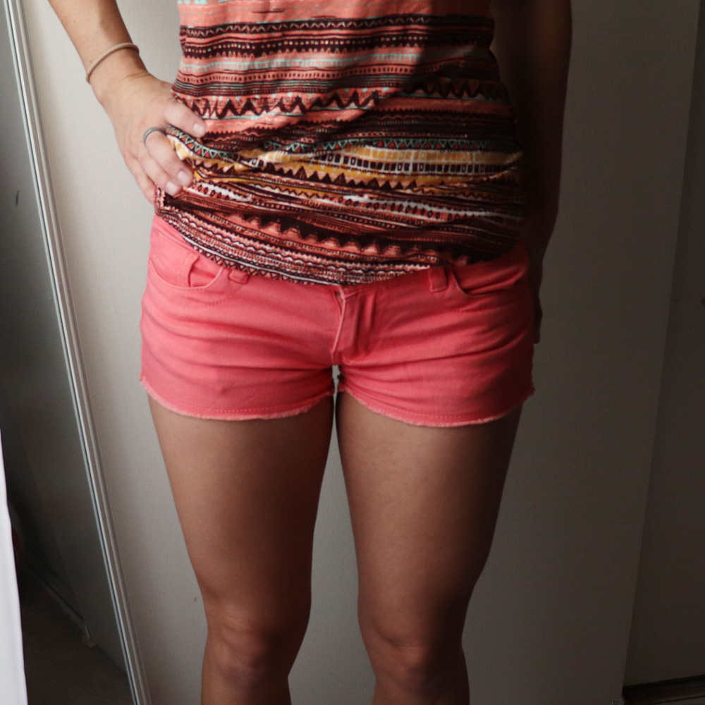 Bongo | Coral Shorts